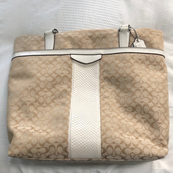 Coach handbag - Picture 1 of 3